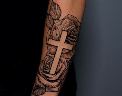 10 Best Cross And Roses Tattoo Ideas That Will Blow Your Mind