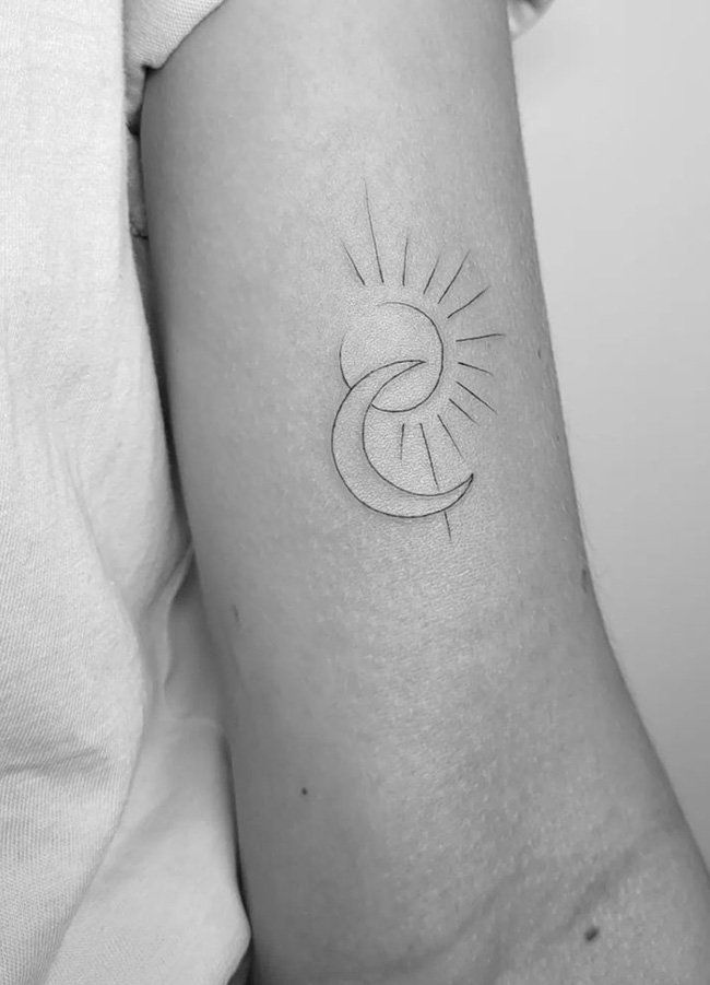 100 Stylish Sun And Moon Tattoos With Meanings The Trend Scout