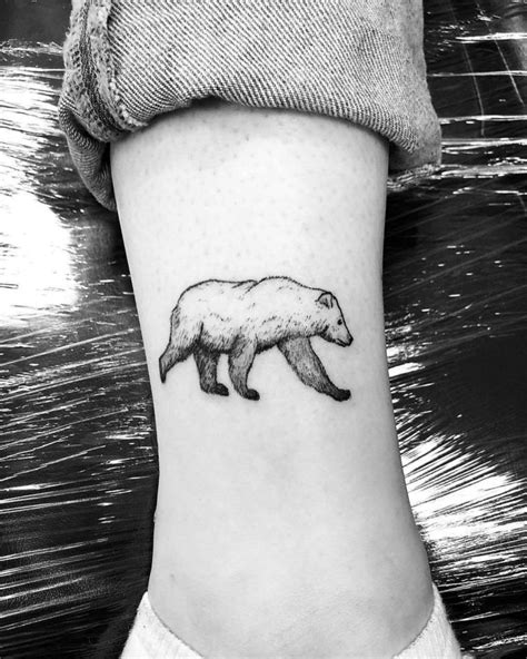 12 Tiny Bear Tattoo Designs Petpress Mommy Tattoos Bear Tattoos Mini Tattoos Cute Tattoos