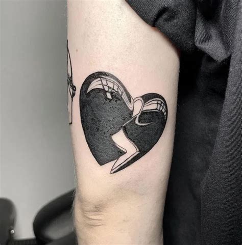 136 Meaningful Broken Heart Tattoos For Grieving With Loss