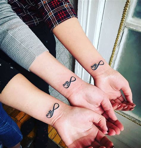 21 Infinity Sign Tattoos You Won T Regret Getting Small Infinity