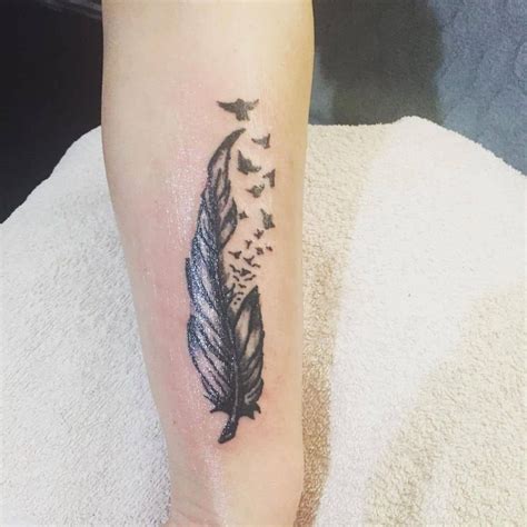 32 Small Feather Tattoo Ideas Artofit