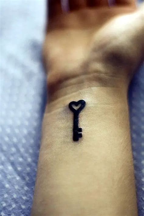 50 Lovely Key Tattoos For Girls