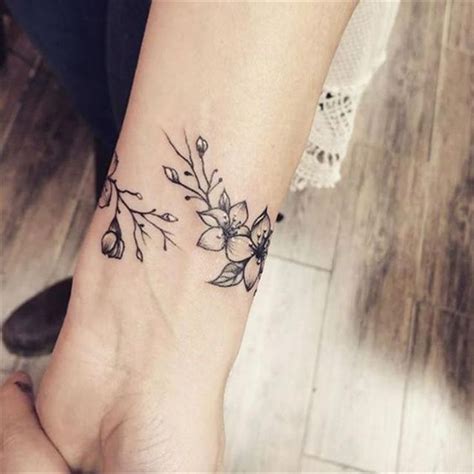 50 Meaningful Wrist Bracelet Floral Tattoo Designs You Would Love To