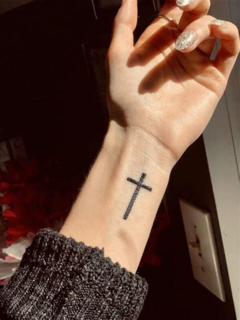 63 Unique Ideas Of Cross Tattoo Designs For Women With Meaning