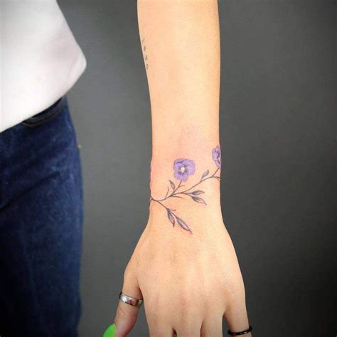 79 Amazing Small Wrist Tattoo Ideas