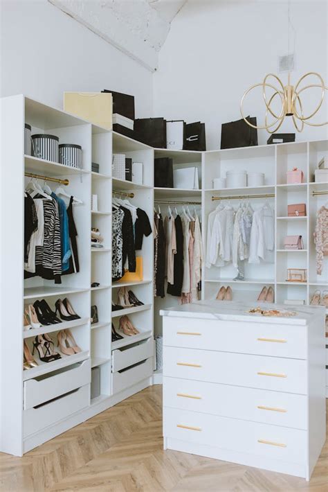 A Guide To L Shaped Wardrobe Designs Decor Diva Interiors