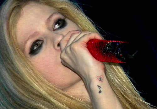 Avril Lavigne Has Tattoos Right Can U Please Post Pictures Of Them