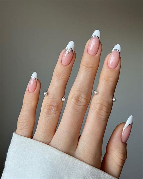 Chrome Nails Are The Most Popular Manicure Trend Of 2022 See Photos Hello