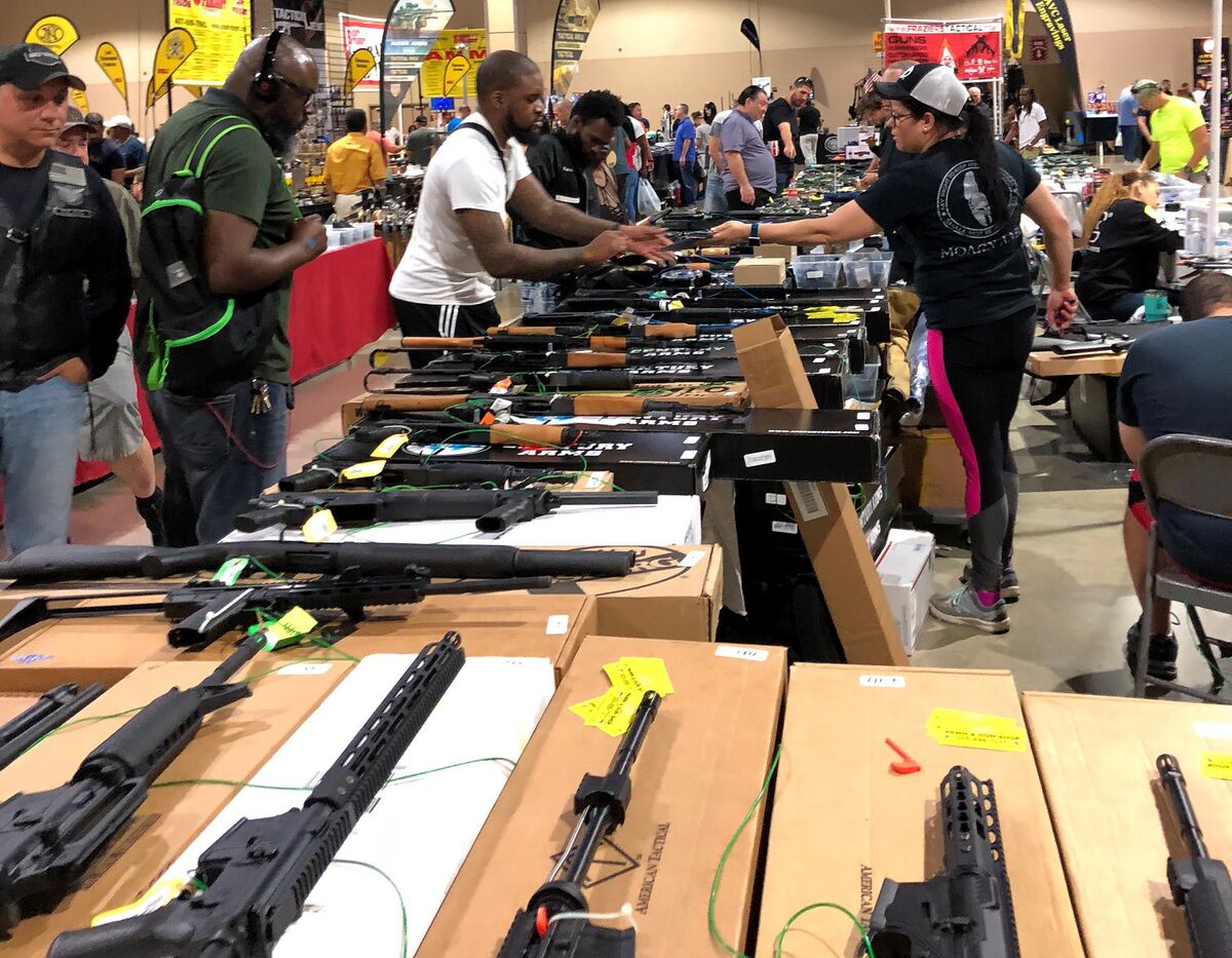 Days After Parkland It S Business As Usual At A Florida Gun Show