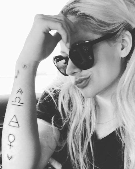 Die 20 Besten Bilder Zu Avril Lavigne Tattoo Avril Lavigne Blitz