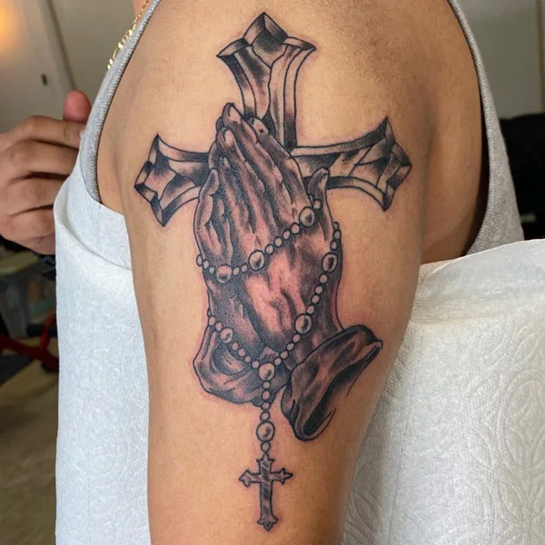 El Chapo Mexican Tattoo Praying Hands Tattoo Hand Tattoos