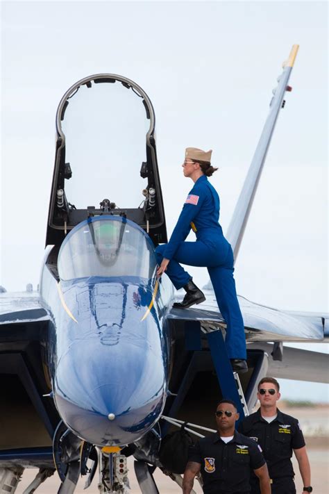 First Female Blue Angel F 18 Pilot U S Navy Lt Amanda Lee Makes History