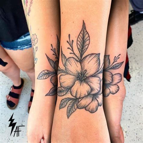 Flower Tattoo Flowerwristtattoocoverup Body Tattoo Design Flower Wrist Tattoos Fine Line