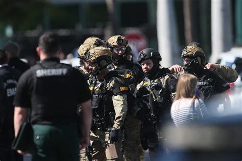 Fort Myers Bank Robbery Suspect Holding Hostages Fatally Shot By Swat Sniper What We Know