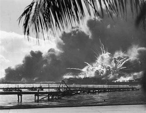 Historic Photos Of Pearl Harbor Attack On Dec 7 1941