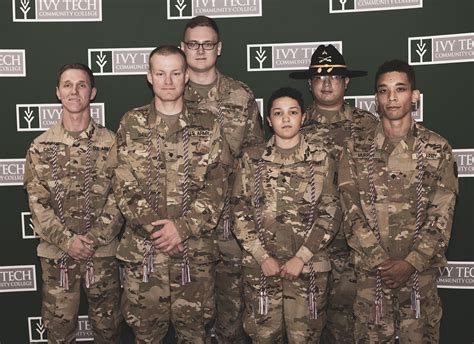 Indiana Guard Soldiers First Cyber Graduates At Muscatatuck Urban