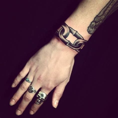 Interesting Ideas For Bold Chain Wrist Tattoo