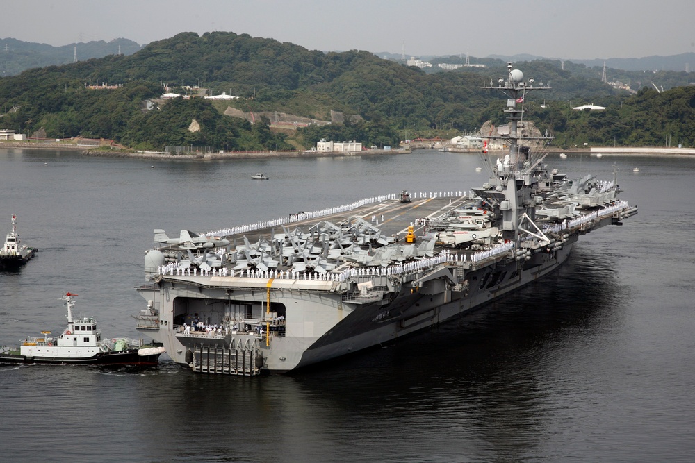 Japanese Soldiers Tour On Uss George Washington Yokosuka Flickr