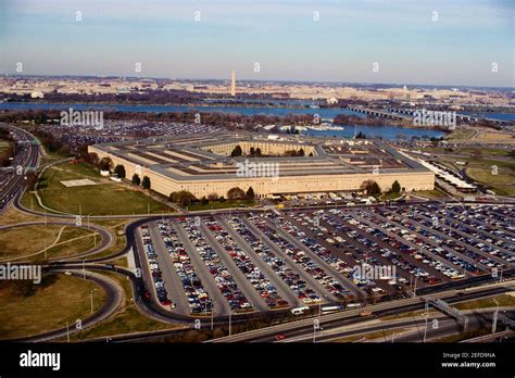 Military Building The Pentagon Hi Res Stock Photography And Images Alamy