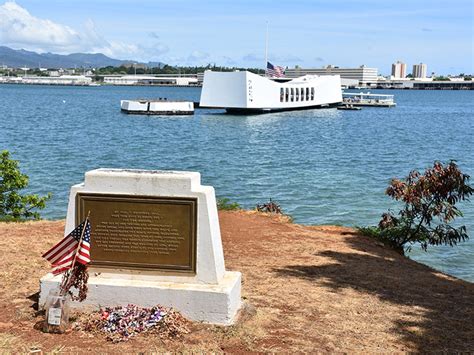 Never Forget Remembering Pearl Harbor The National Wwii Museum New