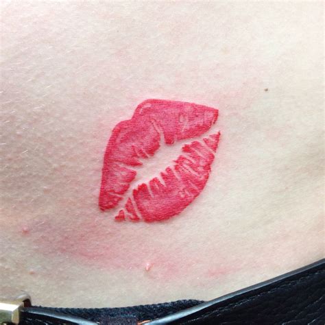 Pin By Andres Sanchez On Guardado R Pido Kiss Lip Tattoos Lip Print