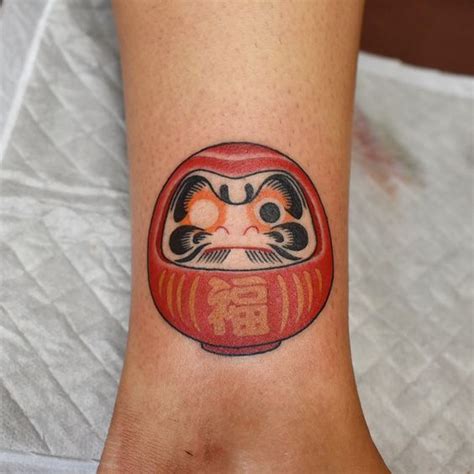 Pin By Benzxzxz On Tattoo Doll Tattoo Tattoos Daruma Doll Tattoo