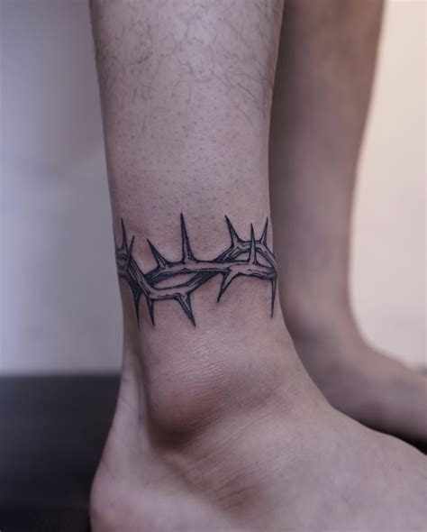 Ring Of Thorns Tattoo Thorn Tattoo Tattoos Hand Tattoos