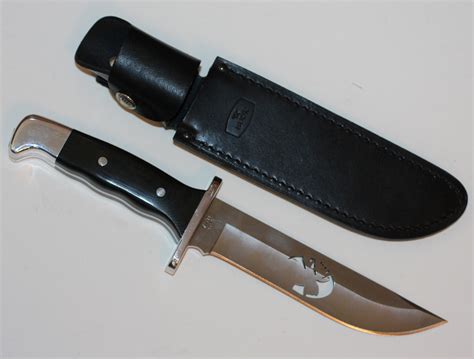 Scarce Buck 124 Frontiersman With Moose Head Cutout Blade Bowie Knife