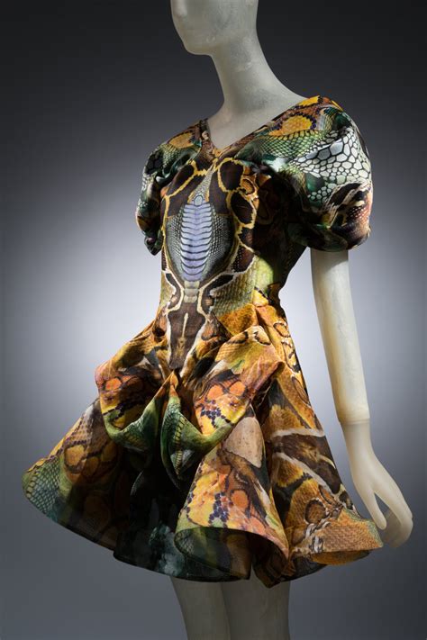 The 25 Most Iconic Fashion Ensembles In The History Of The Museum At F