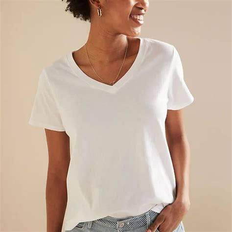 The Best White T Shirt For Women The Ultimate Guide To Crewnecks V Necks And More In 2023