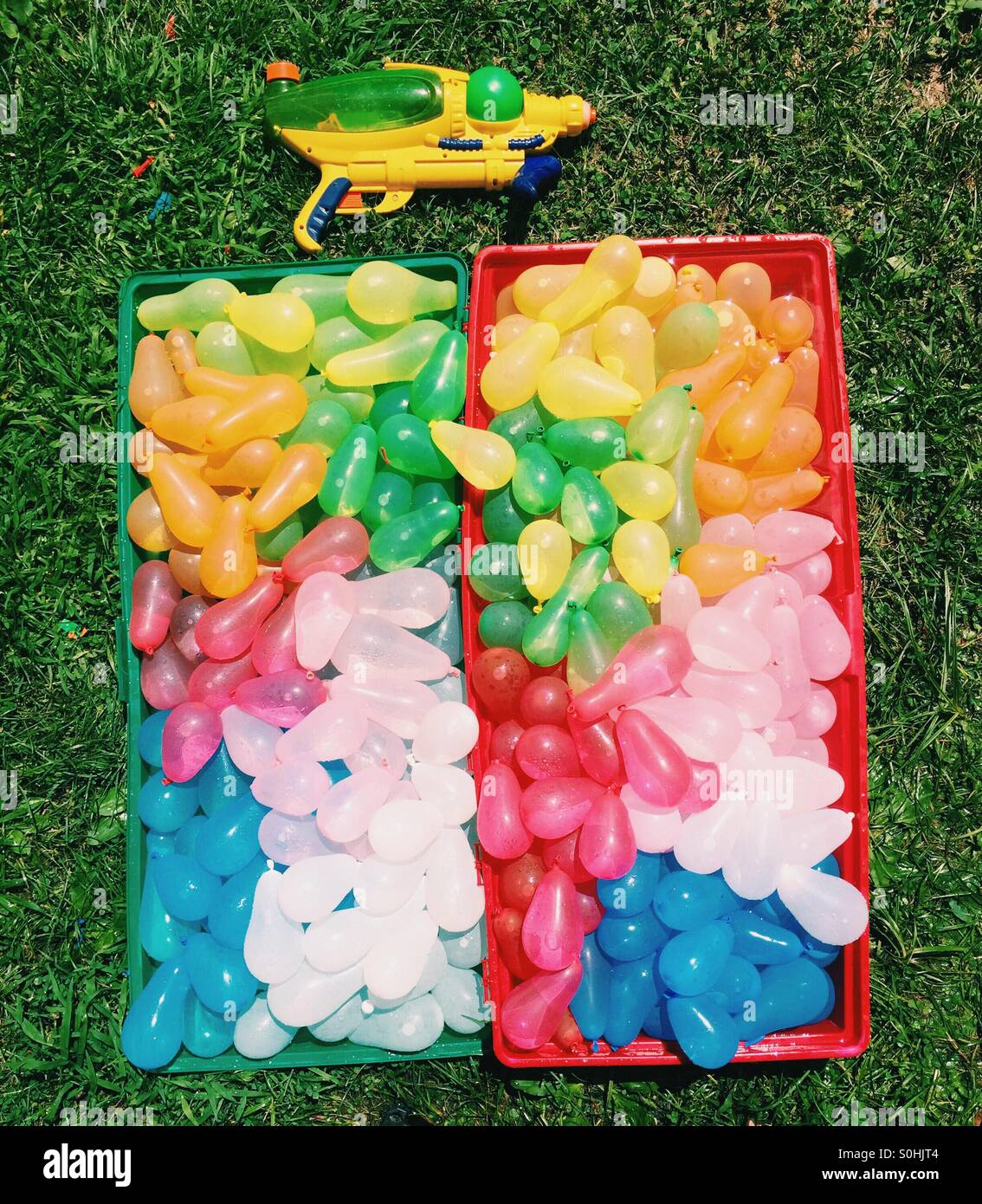 Ultimate Water Balloon Fight Stock Photo Alamy