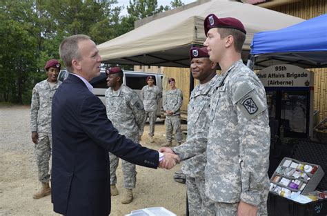 Under Secretary Of The Army Visits U S Army Special Operations Command