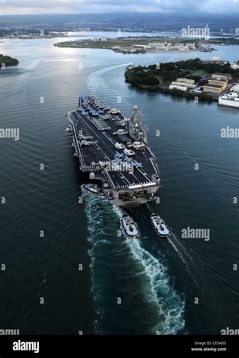 Uss Abraham Lincoln Cvn 72 Everett Hi Res Stock Photography And Images