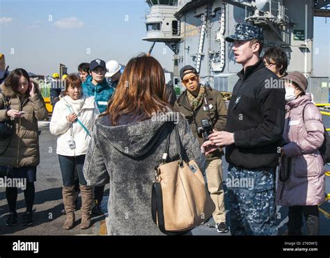 Uss George Washington Ship Tour In Yokosuka 150211 Stock Photo Alamy