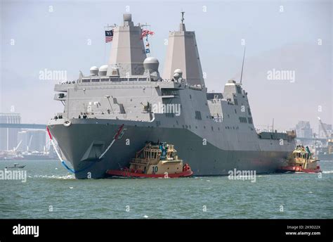 Uss Somerset Lpd 25 Stock Photo Alamy